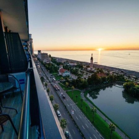 Sea View Orbi City Aparthotel Batumi Kültér fotó